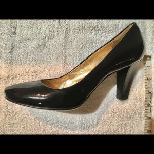 Coach Sheri Black Patent Leather 3 1/4” heel pumps